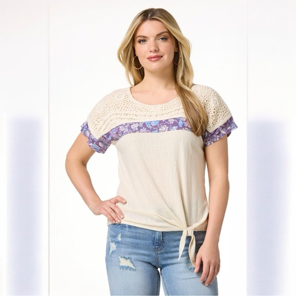 Cato CROCHET FLORAL TIE HEM TOP - Picture 2 of 5